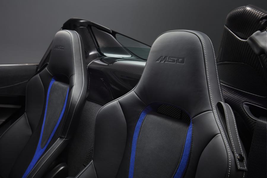 Детали интерьера McLaren MSO 720S Spider 2019 года  (фото 9 из 10)
